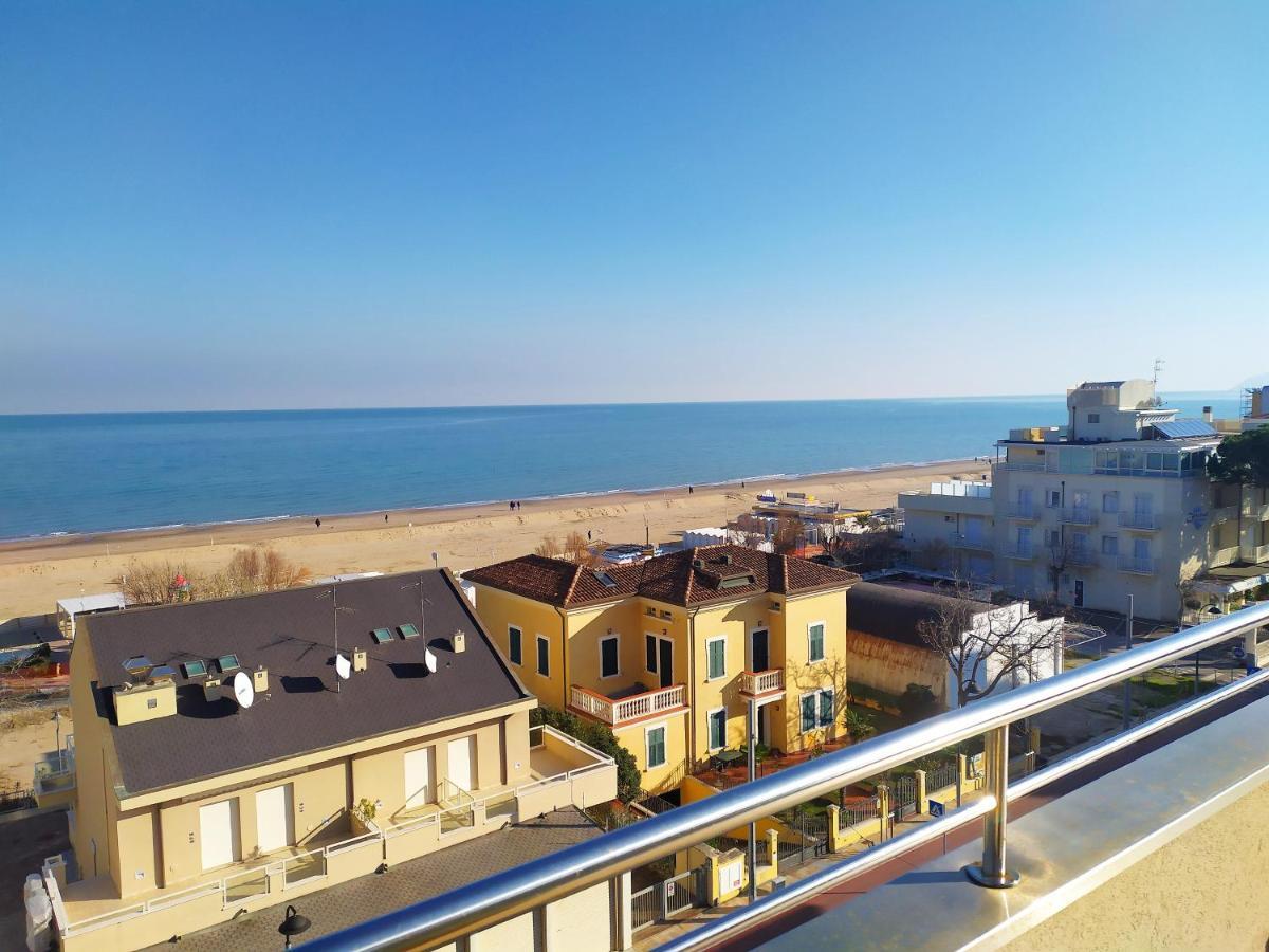 Hotel Avana Riccione Exterior foto